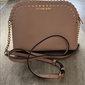 michael kora cross boxy